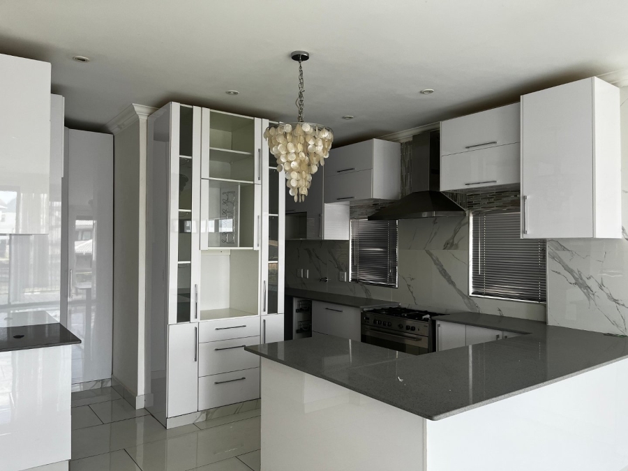3 Bedroom Property for Sale in The Islands Estates North West